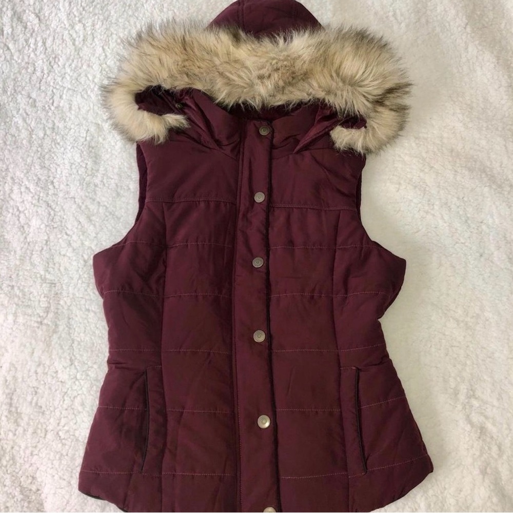 Prince & Fox Large Maroon Puffer Vest with Faux Fur Hood